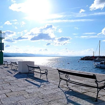Studio Apartment Surf By The Sea Opatija Luaran gambar